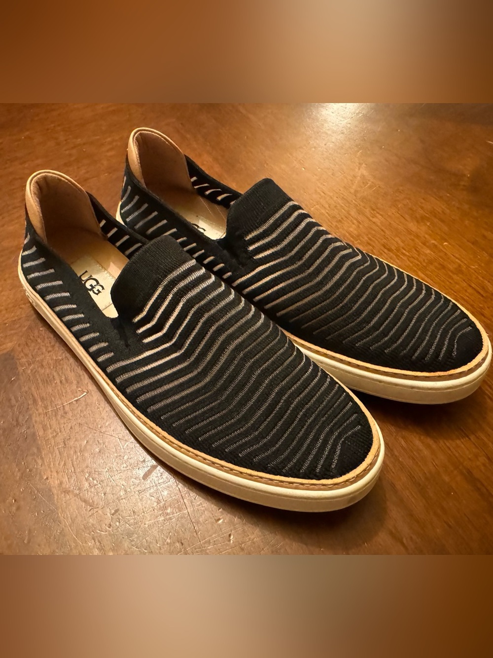 UGG Sammy Breeze Slip-On Sneakers Women’s Size 7 1/2 Lightweight Versatile
